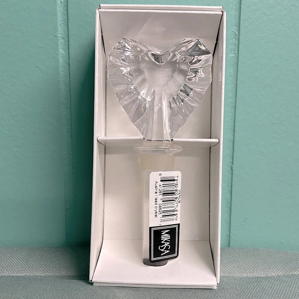 BNWT MIKASA VENUS HEART FULL LEAD CRYSTAL BOTTLE STOPPER MADE IN AUSTRIA IN BOX